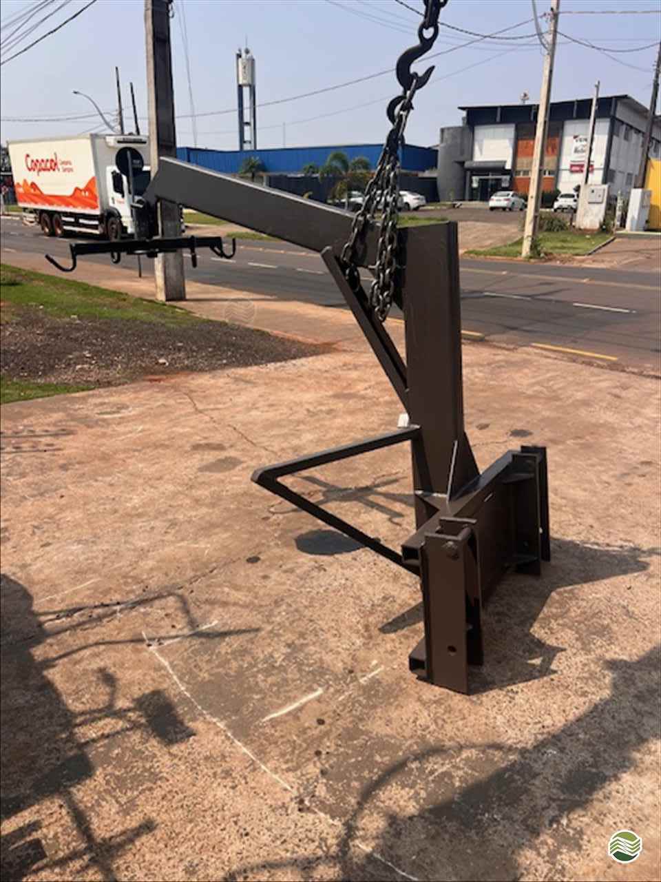IMPLEMENTOS AGRICOLAS GUINCHO BIG BAG ACOPLADOR BIG BAG Cotramaq Tratores GOIOERE PARANÁ PR